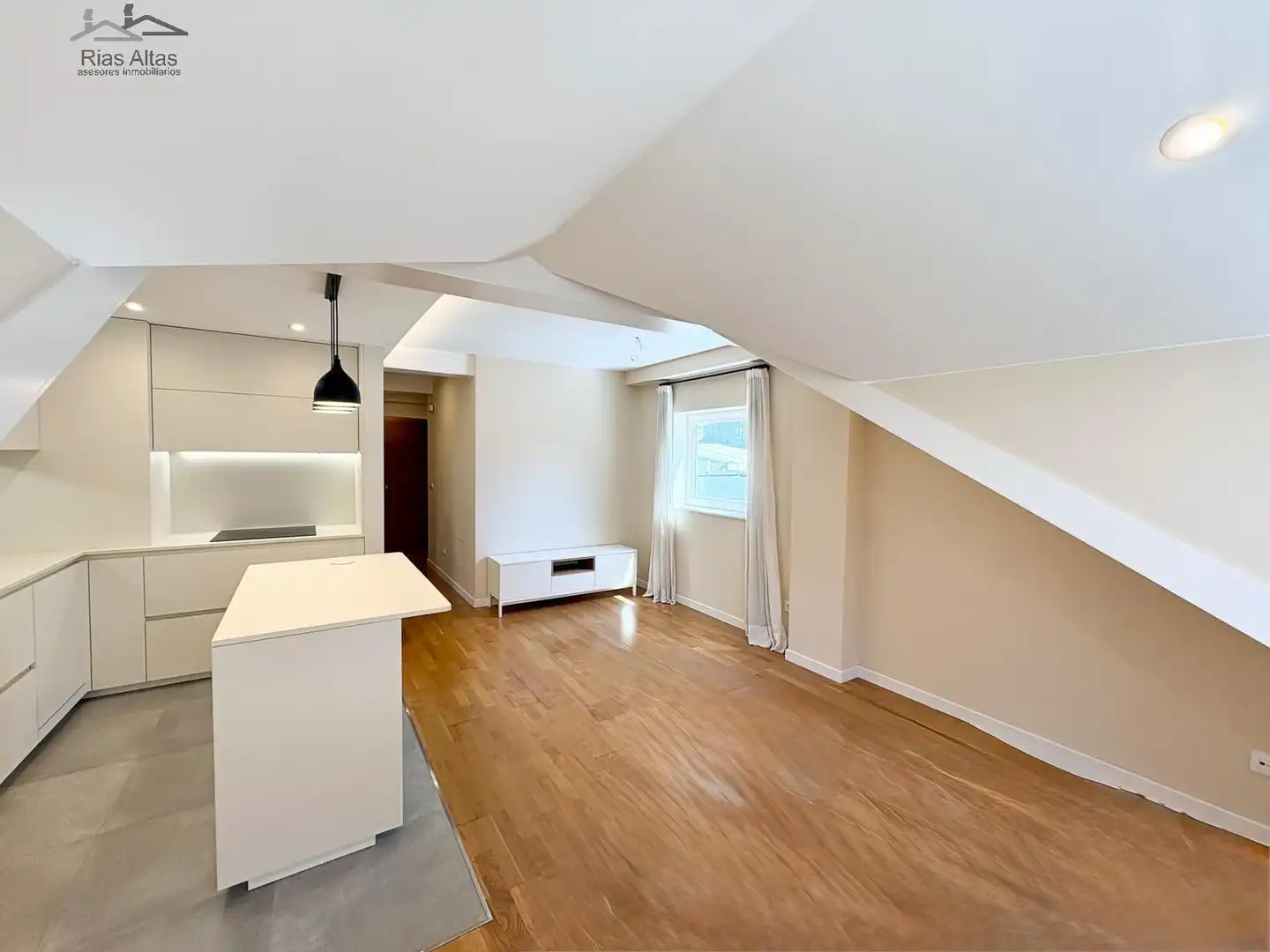 Piso en venta en A Coruña Capital  con Calefacción