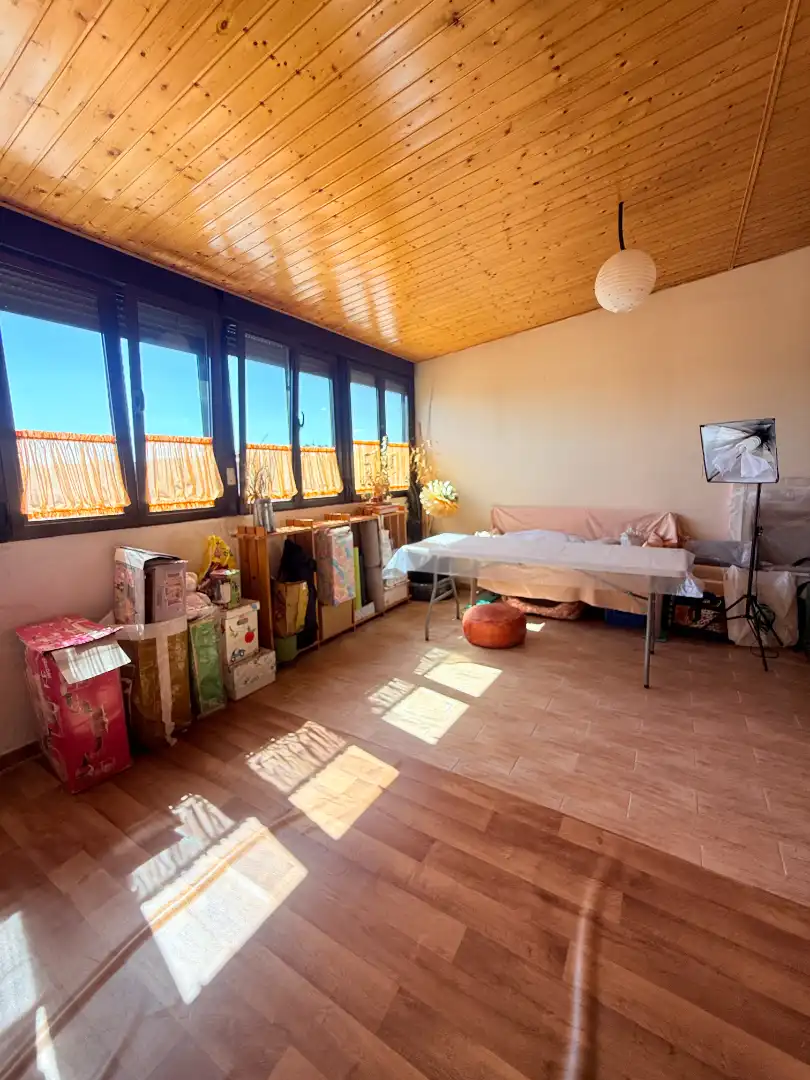 Sala de estar de Casa adosada en venta en San Sebastián de los Reyes con Aire acondicionado, Calefacción y Jardín privado