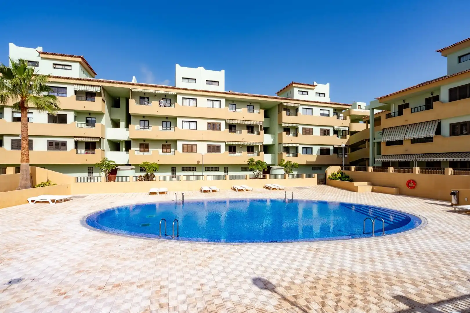 Piscina de Apartament en venda en Güímar amb Terrassa, Traster i Piscina comunitària