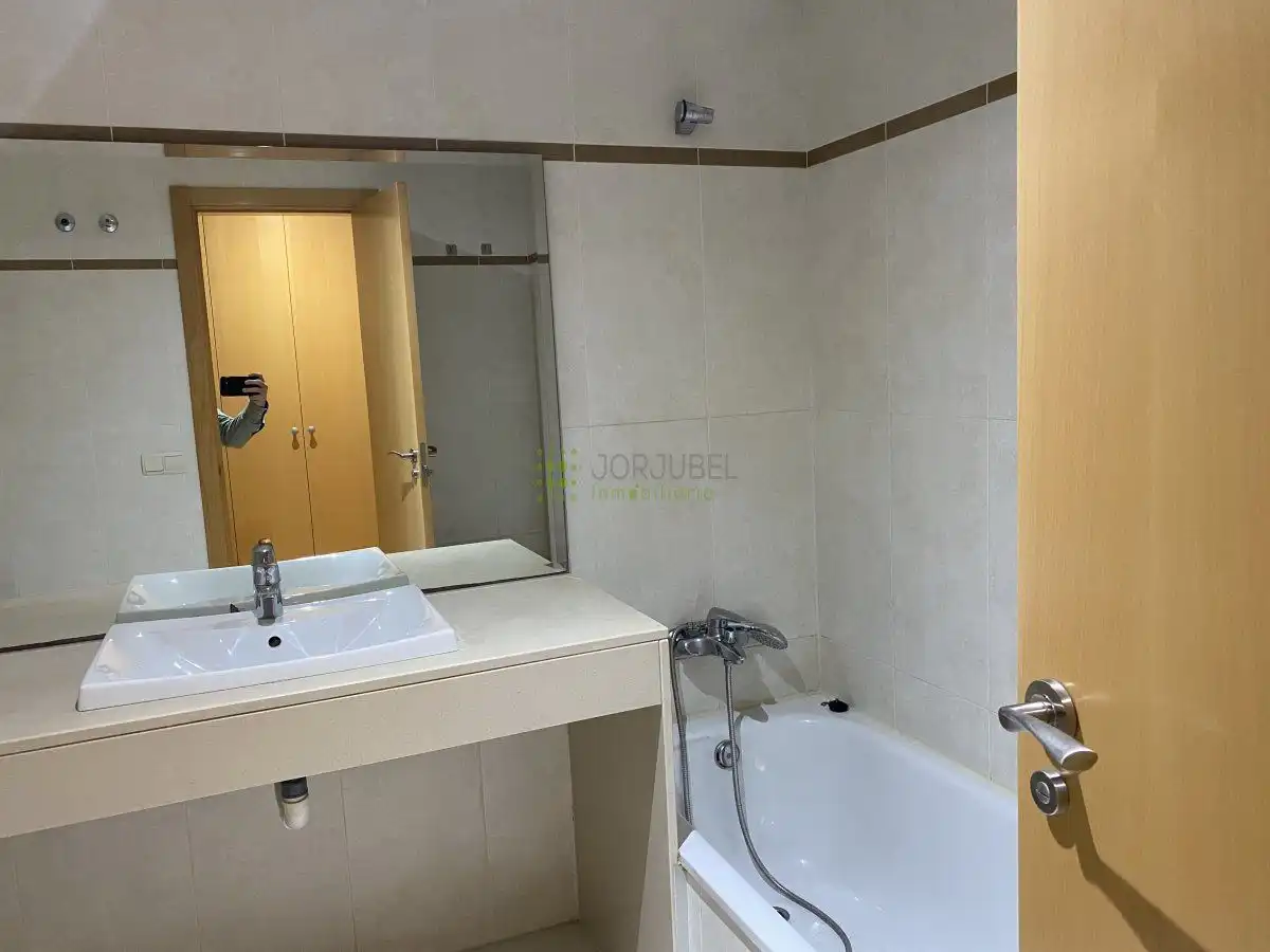 Piso en venta en Bucarest, Rafalafena