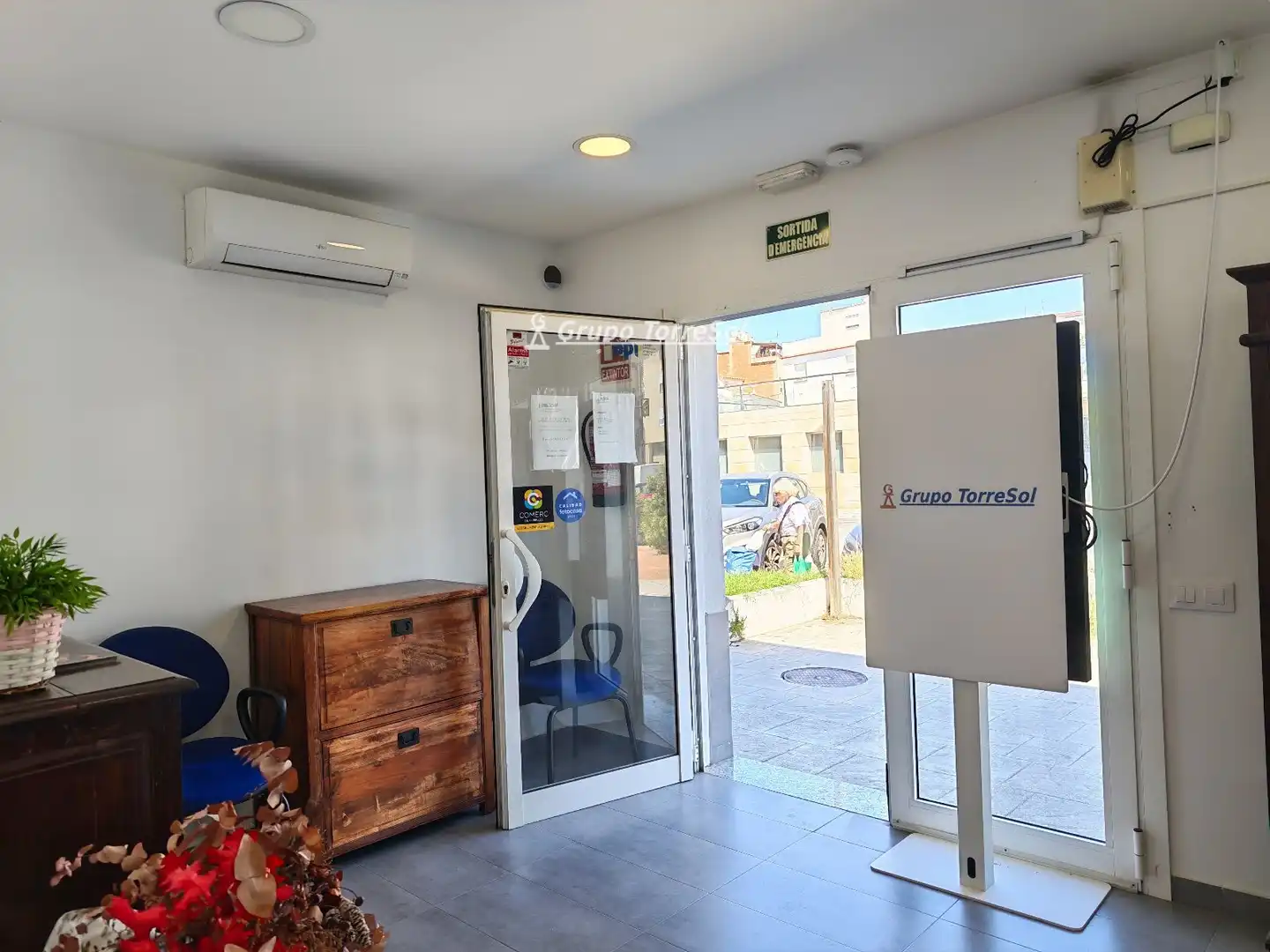 Local de alquiler en Cubelles con Aire acondicionado, Terraza y Internet