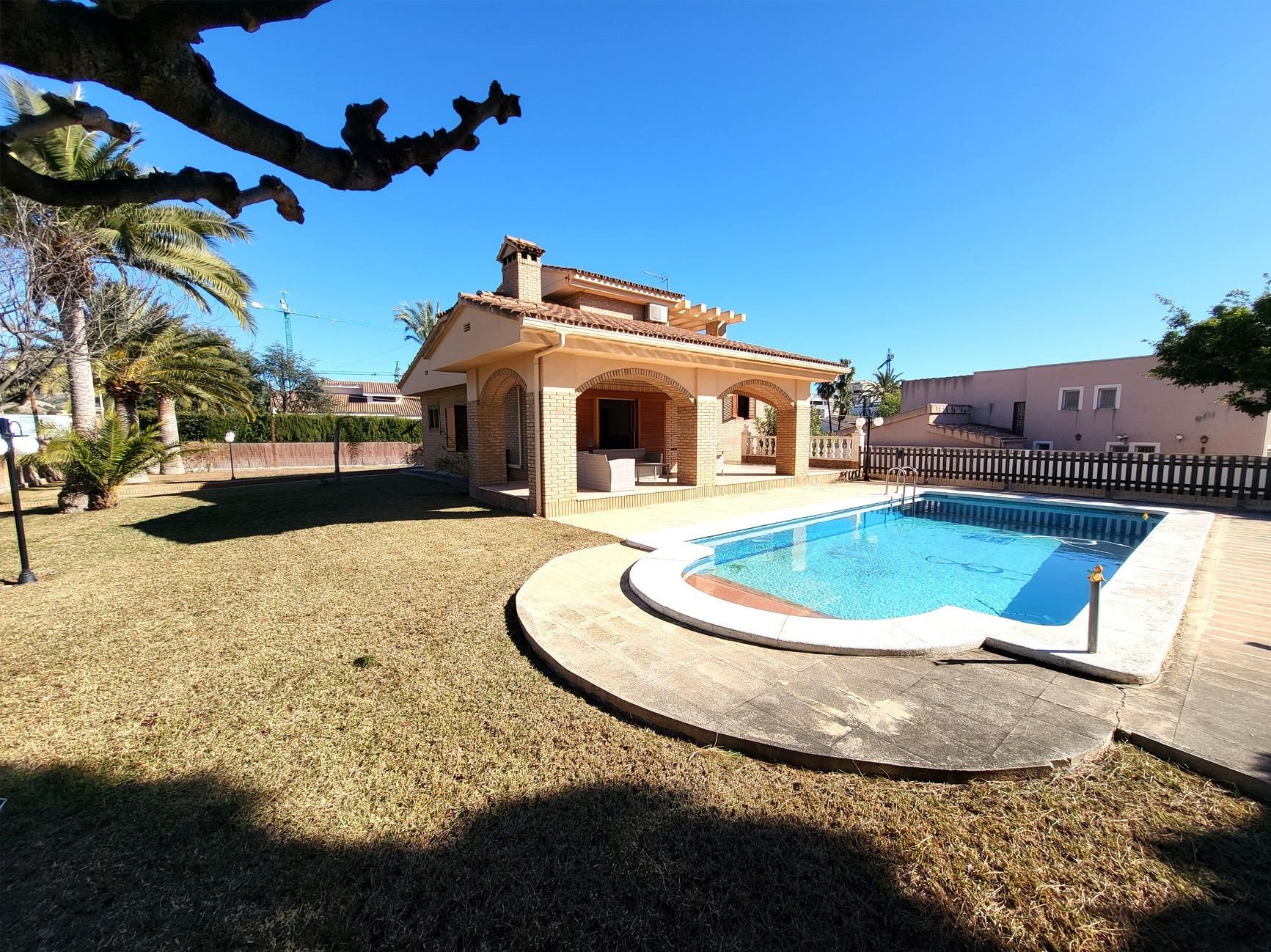 Jardí de Casa o xalet de lloguer en Benicasim / Benicàssim amb Aire condicionat, Jardí privat i Traster