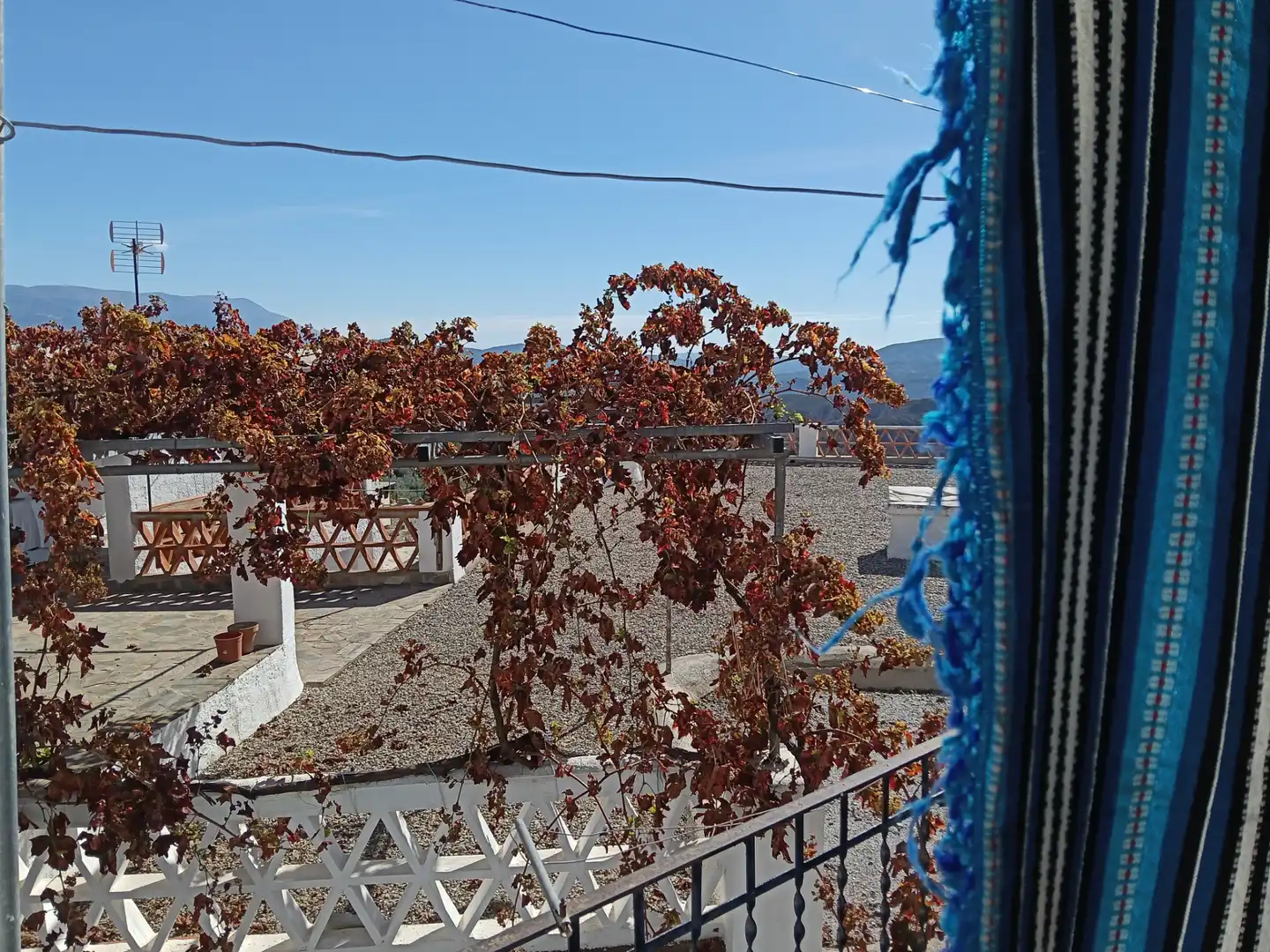 Vista exterior de Casa adosada en venta en Válor con Terraza, Trastero y Horno