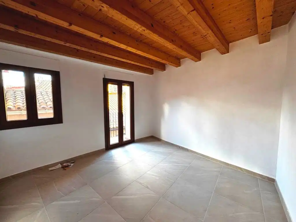 Casa adosada en venta en Calle de los Serranos de Aparicio, 11, Cretas