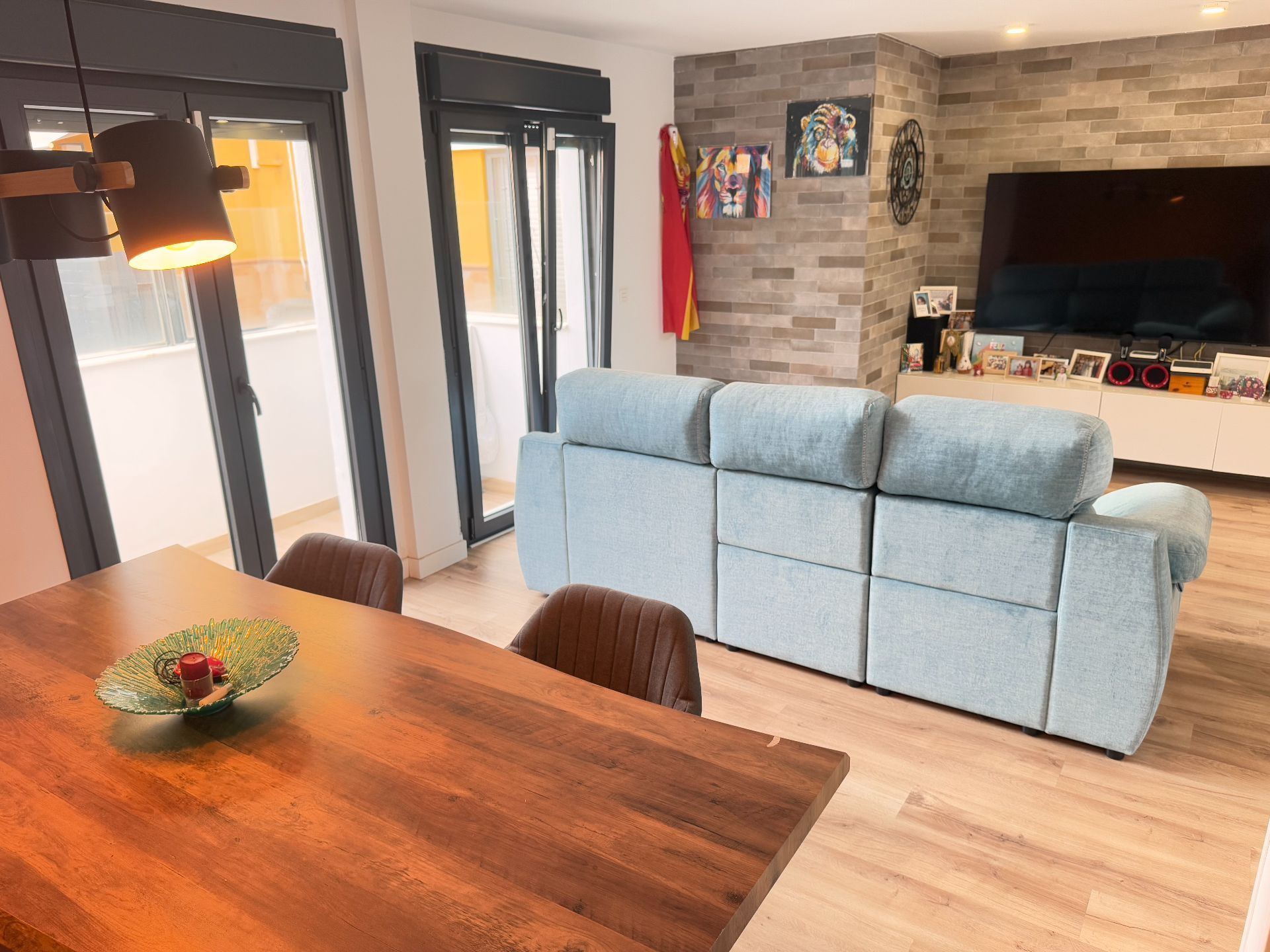 Sala d'estar de Casa adosada en venda en Roquetas de Mar amb Aire condicionat i Terrassa