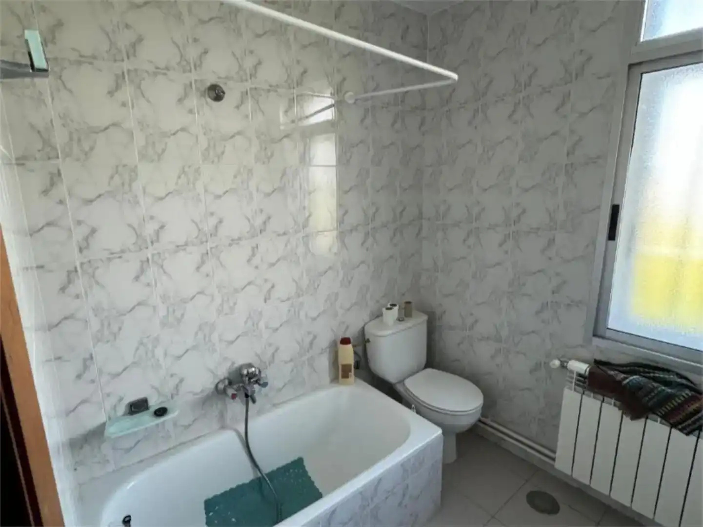 Badezimmer von Wohnung zum Verkauf in Negreira mit Privatgarten und Möbliert