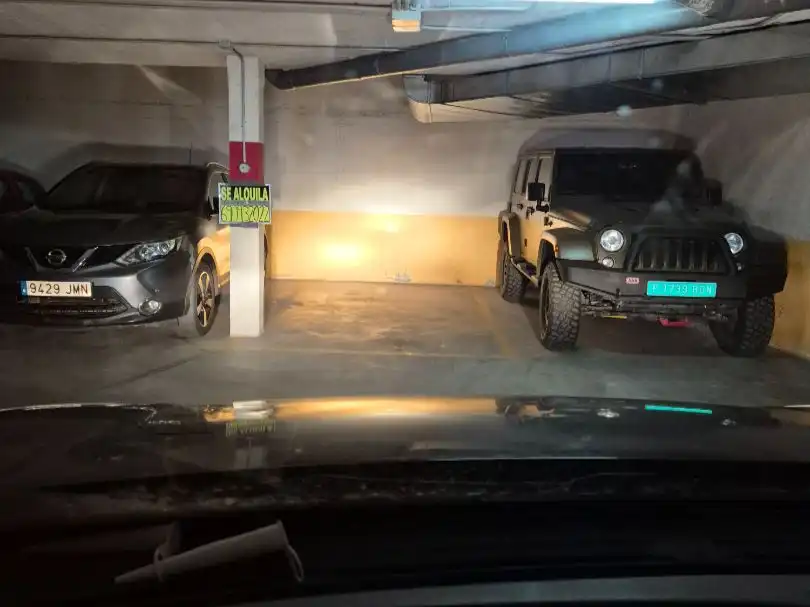 Garaje de alquiler en Calle de Miguel Corral Aragón, 9, Santa Teresa