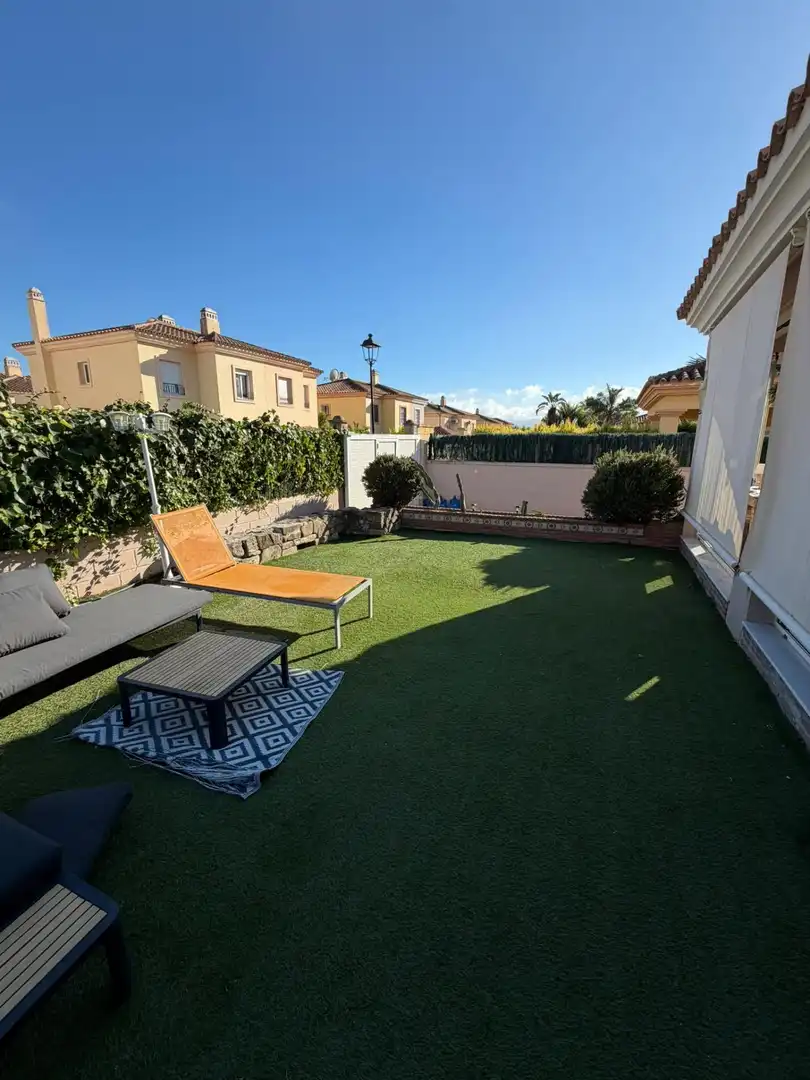Terraced house with pool for sale in Los Barrios, imagen 2