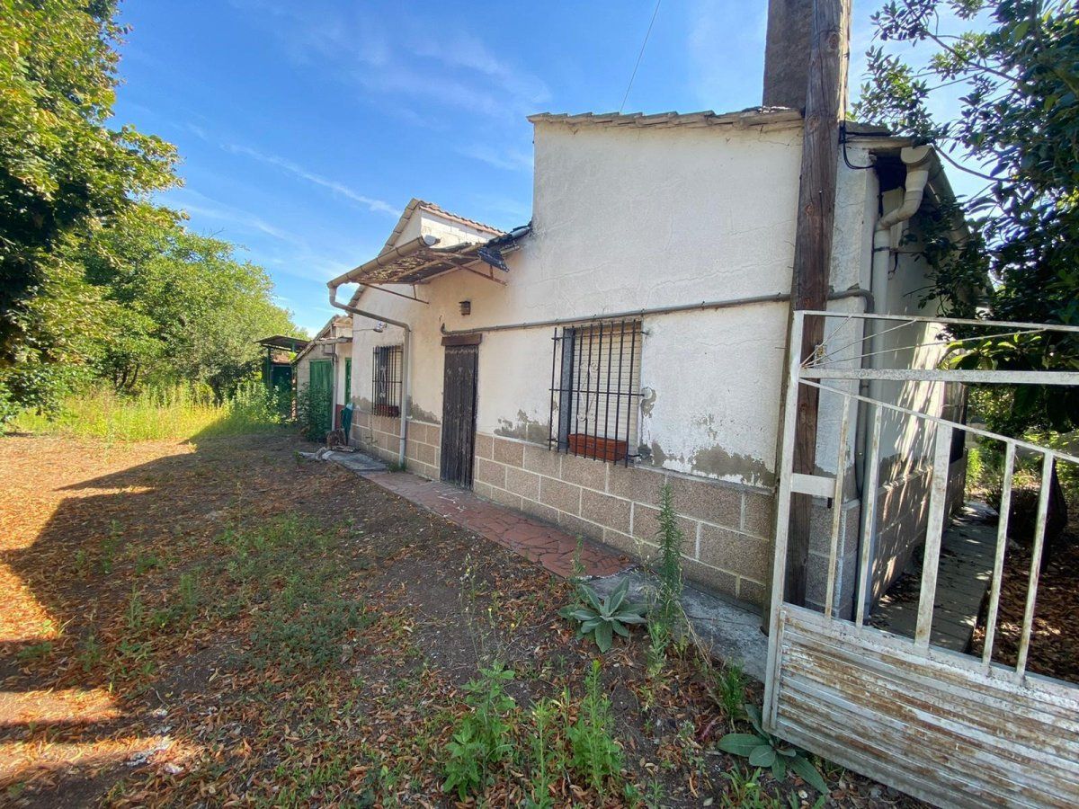 Vista exterior de Finca rústica en venda en Carracedelo amb Calefacció