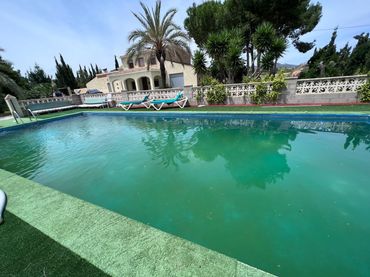 Villa avec piscine à vendre à Partida E73