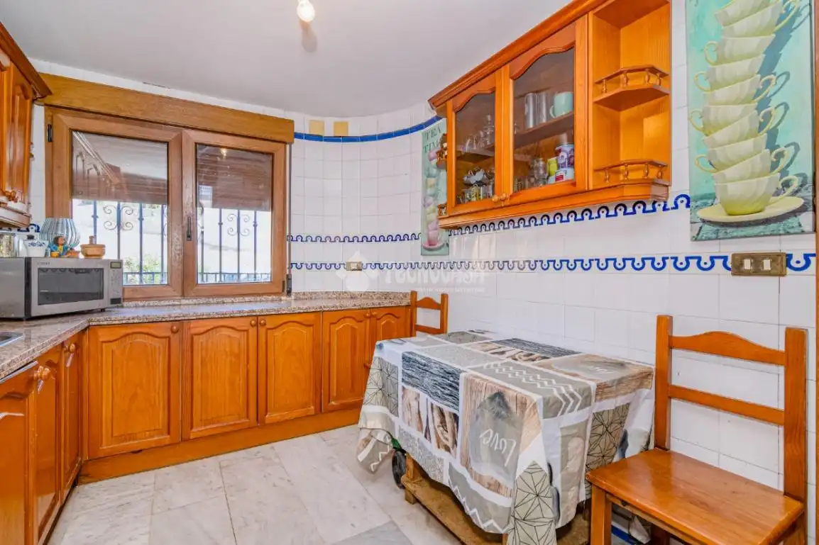 Cuina de Casa adosada en venda en La Zubia amb Terrassa i Piscina comunitària
