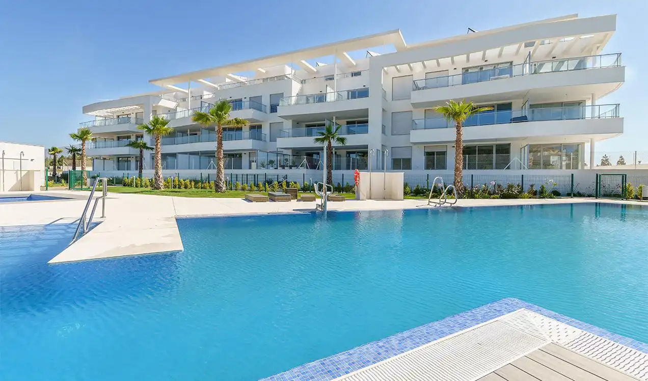 Ático con piscina en venta en El Faro de Calaburra - Chaparral