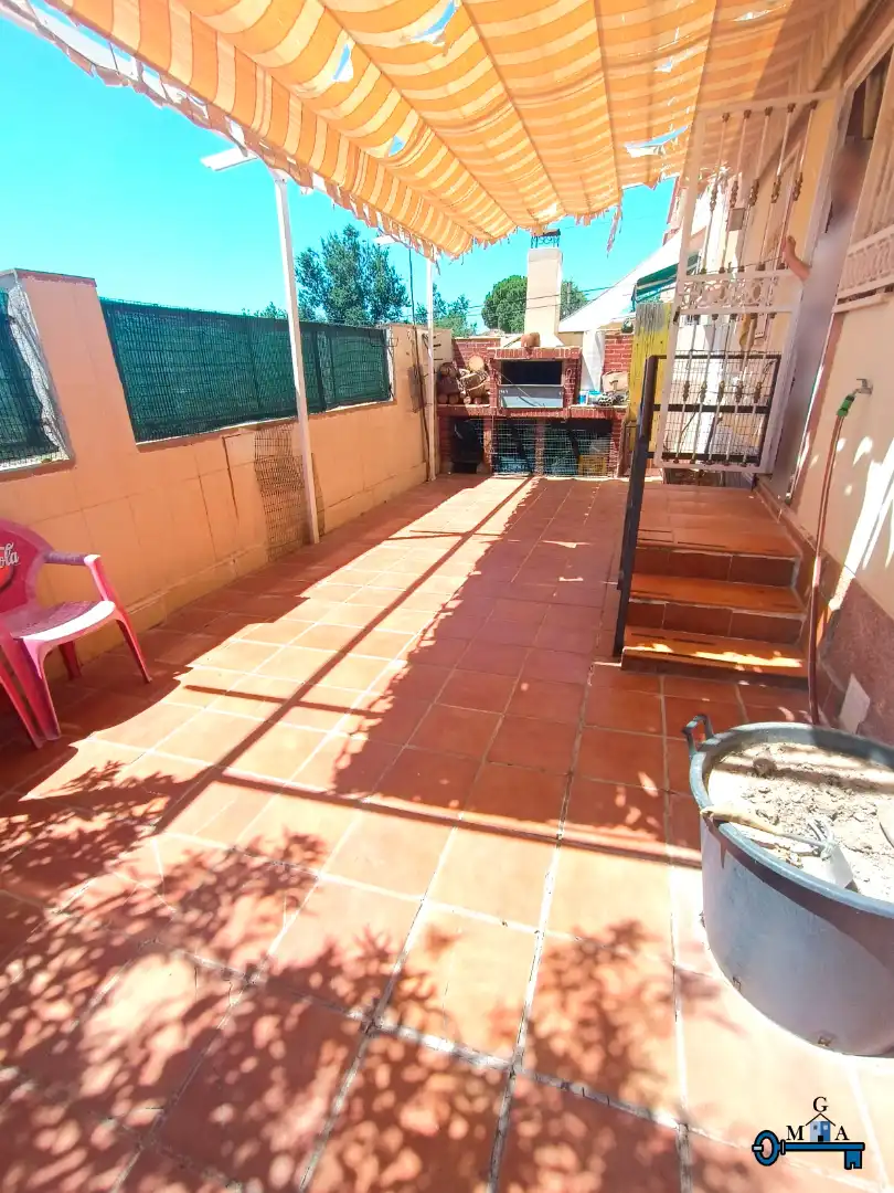 Terrassa de Casa adosada en venda en El Viso de San Juan amb Jardí privat, Terrassa i Traster