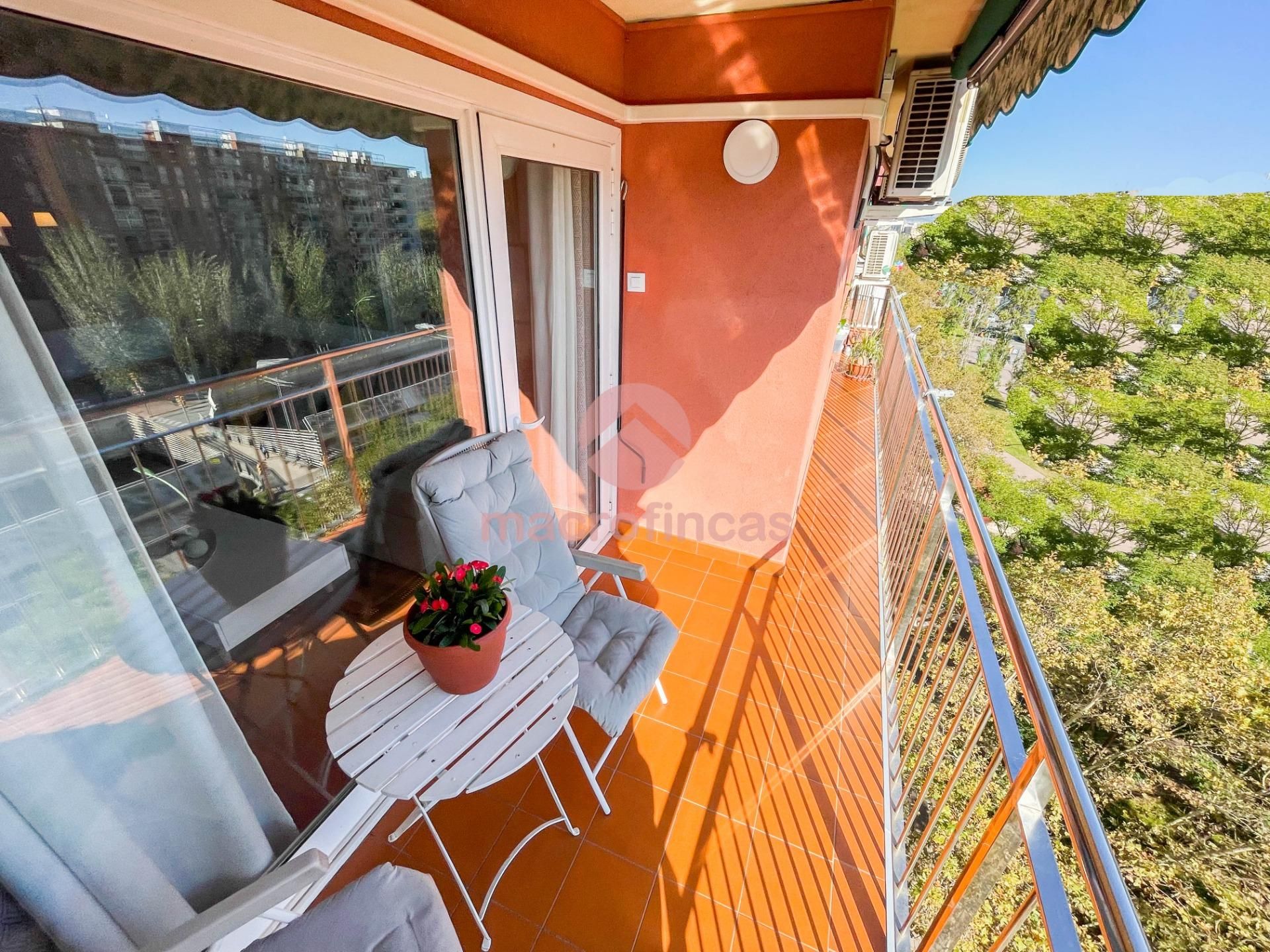 Terrassa de Pis en venda en  Barcelona Capital amb Terrassa i Balcó