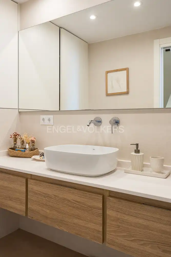 Bathroom of Houses for rent in Valencia  with Heating, Private garden and Terrace