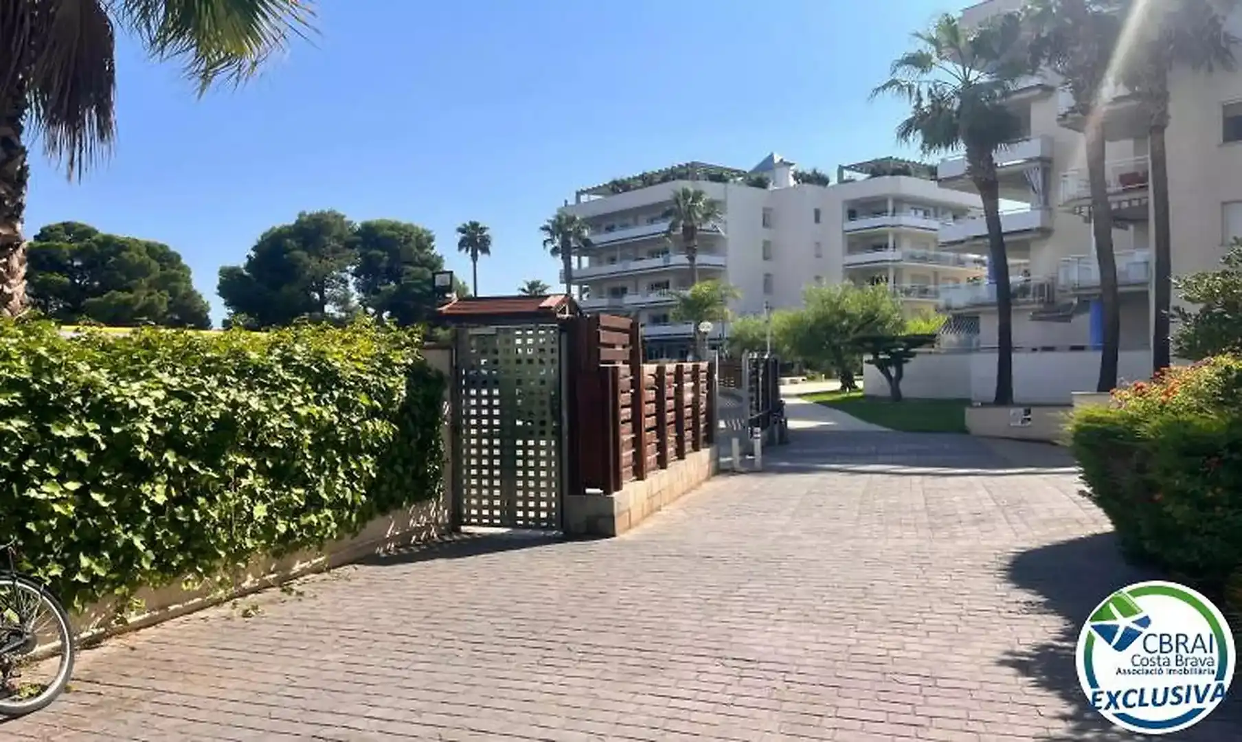Vista exterior de Apartament en venda en Roses amb Aire condicionat, Calefacció i Terrassa