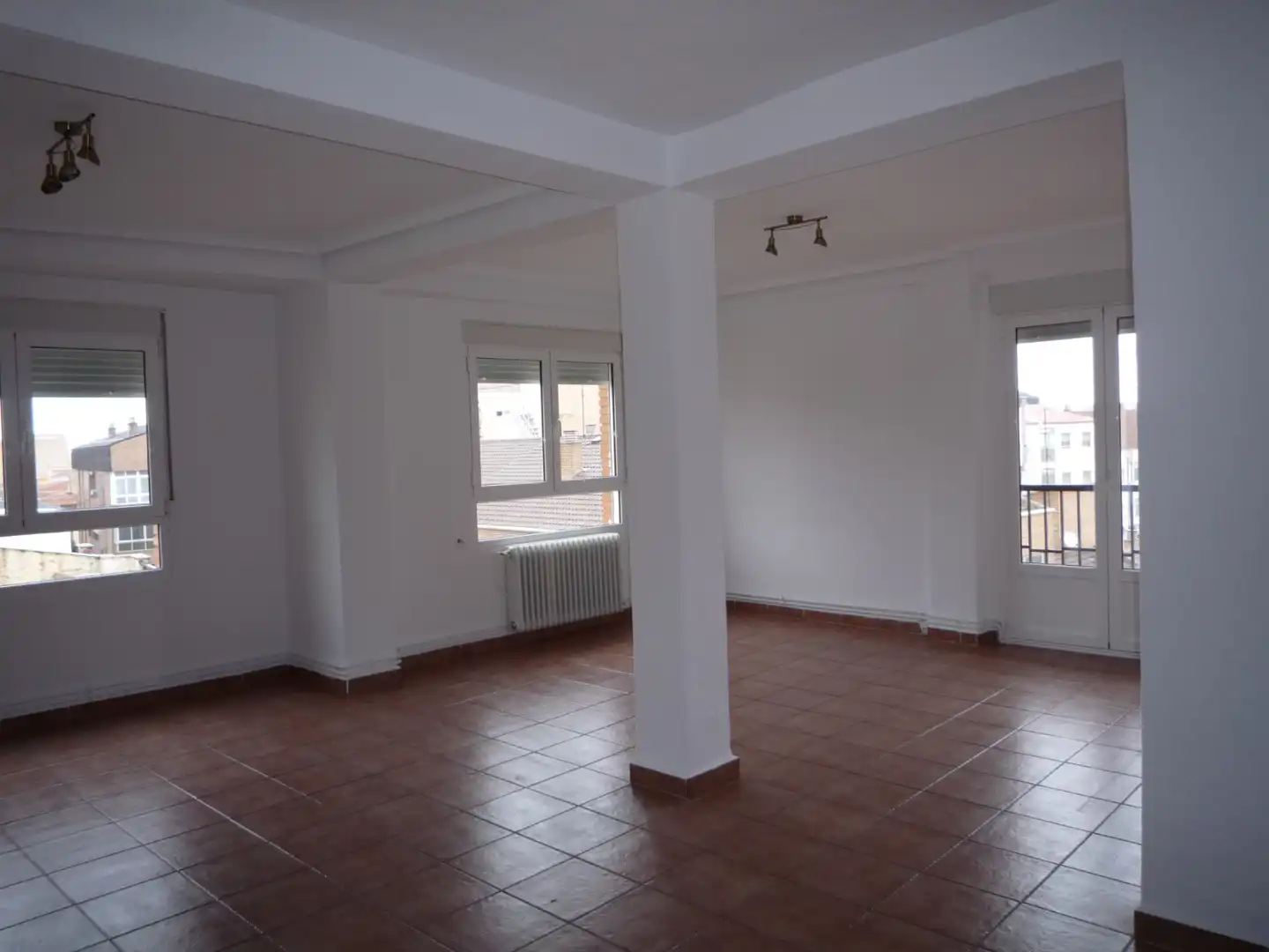 Sala de estar de Piso de alquiler en  Albacete Capital con Calefacción, Horno y Balcón