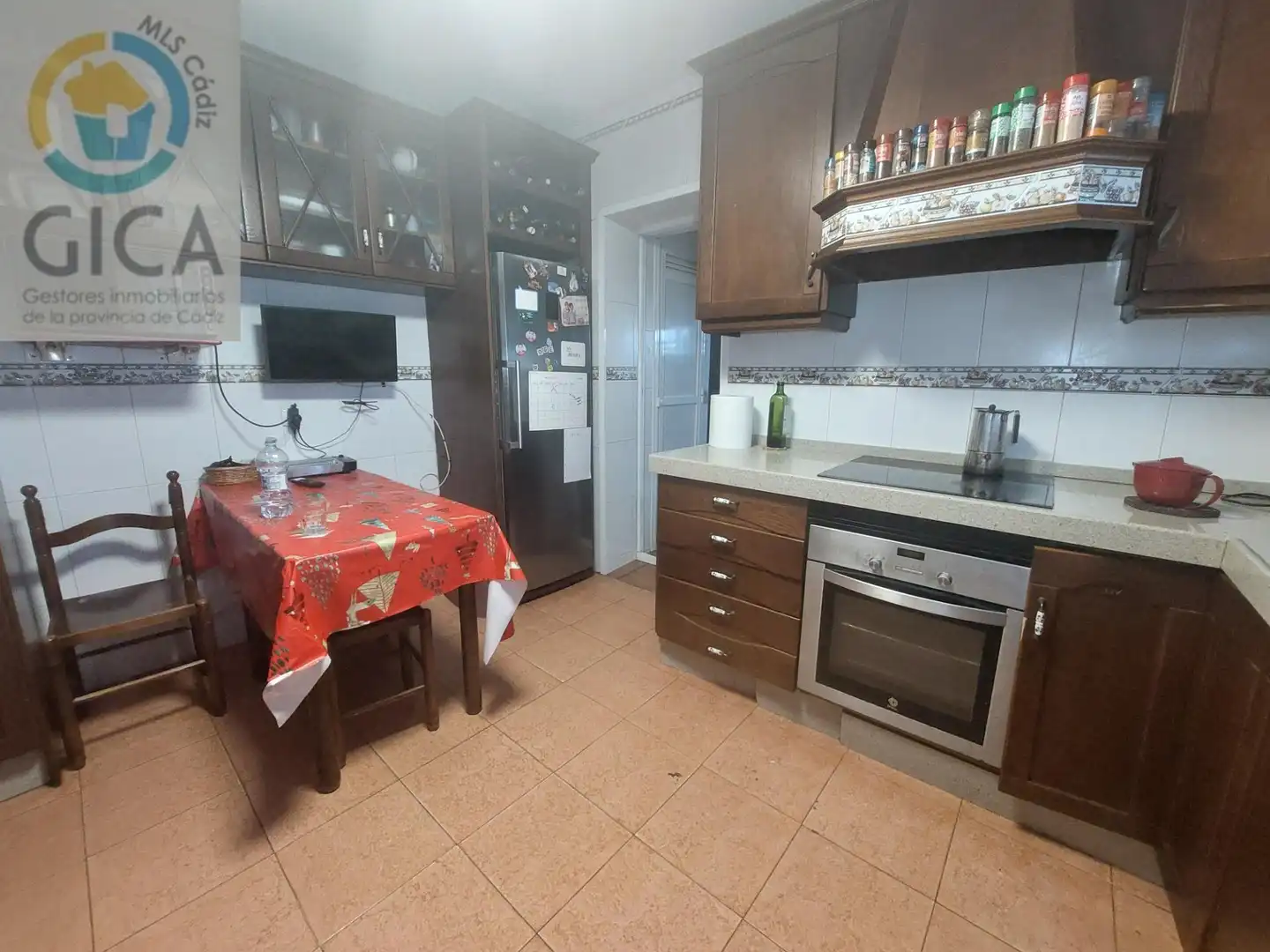 Cuina de Casa o xalet en venda en Algeciras amb Jardí privat i Traster