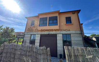 Vista exterior de Casa o xalet en venda en Cartelle amb Calefacció, Jardí privat i Traster