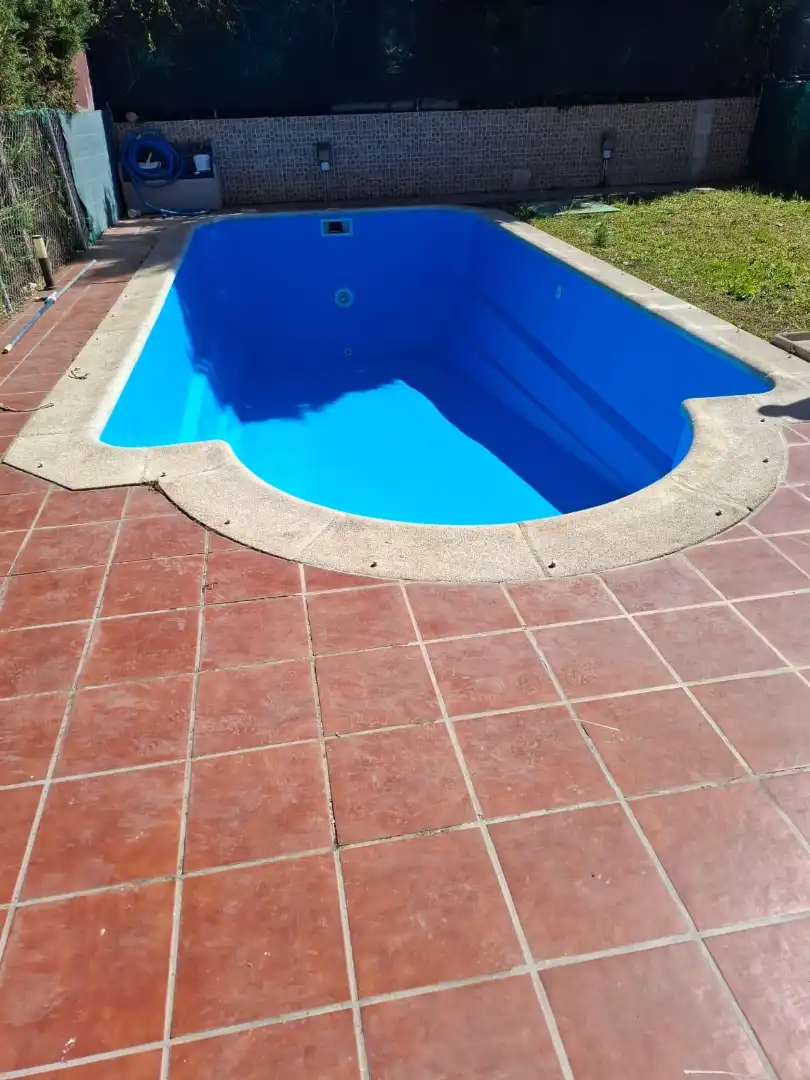 Piscina de Casa o xalet en venda en Renedo de Esgueva amb Calefacció, Jardí privat i Parquet