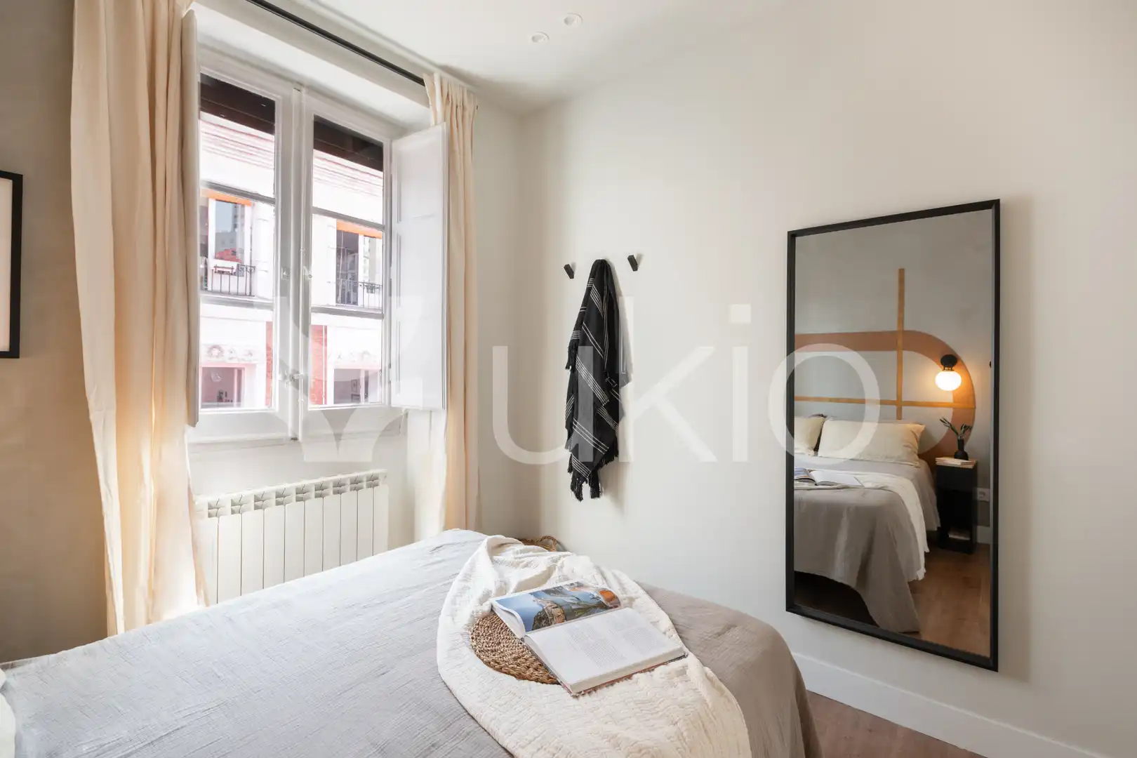 Habitación de Apartamento de alquiler en Madrid con Aire acondicionado, Calefacción y Amueblado
