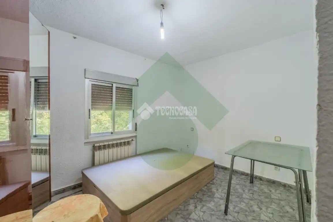 Habitación de Piso en venta en Madrid con Calefacción