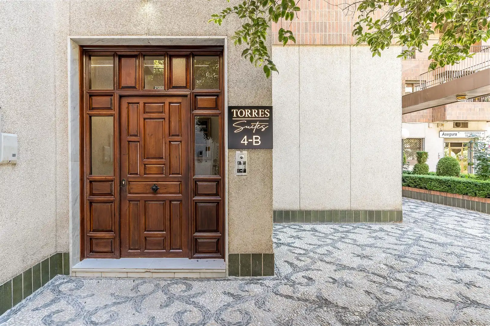 Exterior view of Ground floor for sale in Granada  with Air Conditioner, Private garden and Furnished