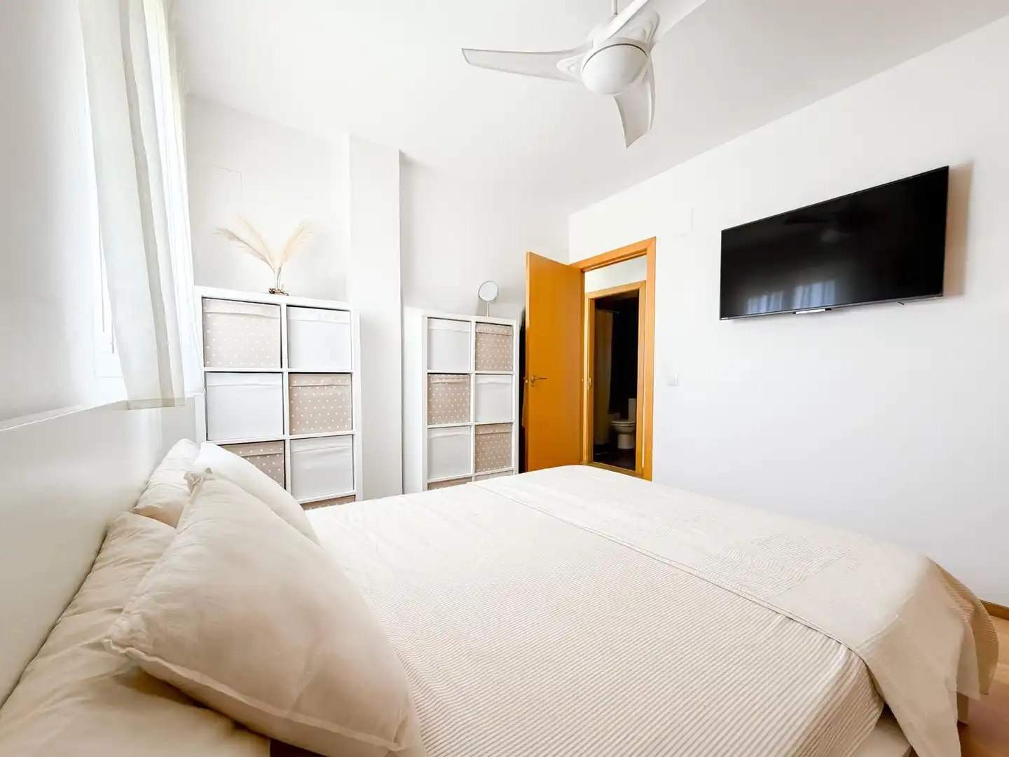 Schlafzimmer von Dachboden zum Verkauf in Museros mit Klimaanlage, Terrasse und Abstellraum