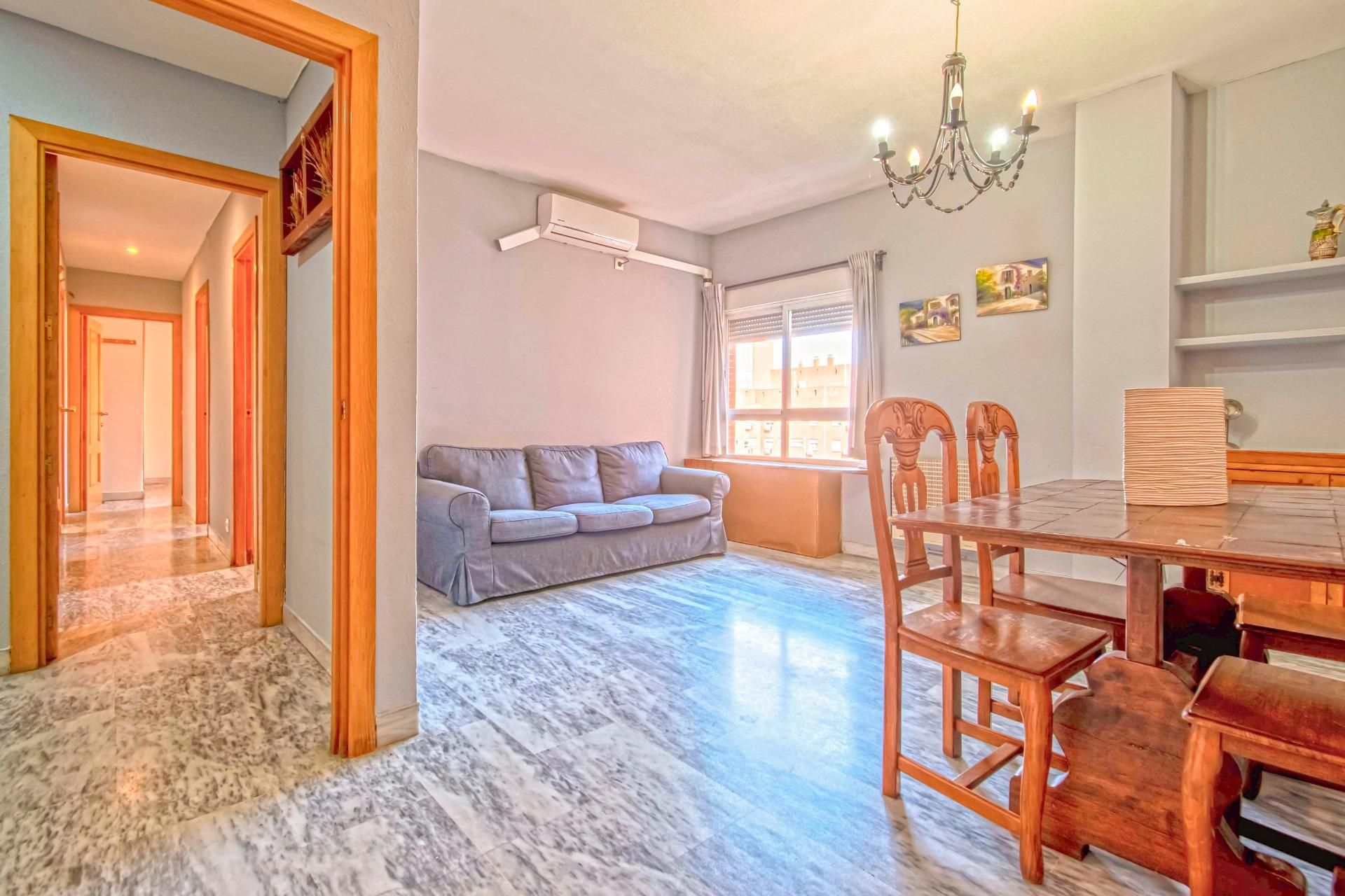 Bedroom of Flat for sale in  Sevilla Capital  with Air Conditioner and Storage room