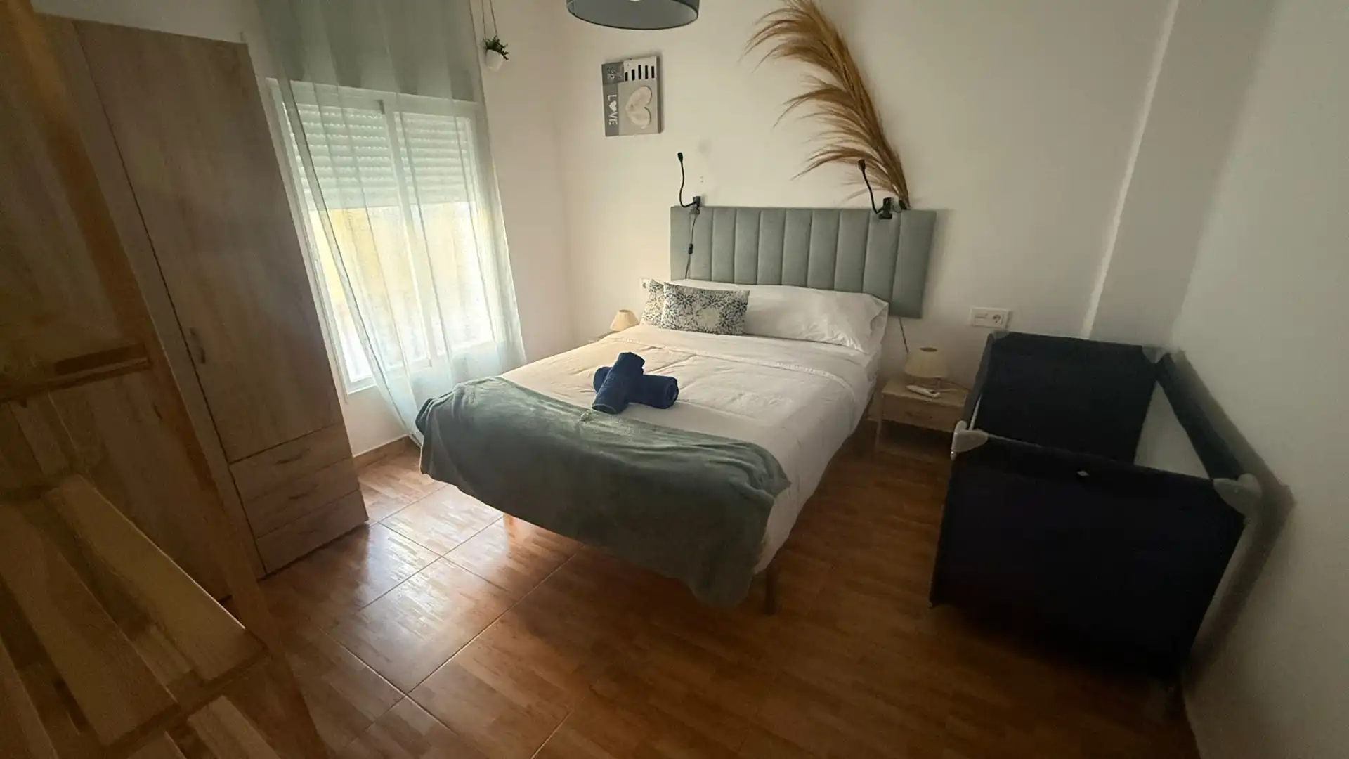 Dormitori de Casa adosada en venda en  Granada Capital amb Aire condicionat, Calefacció i Jardí privat