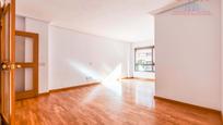 Sala d'estar de Pis de lloguer en  Madrid Capital amb Aire condicionat, Calefacció i Forn