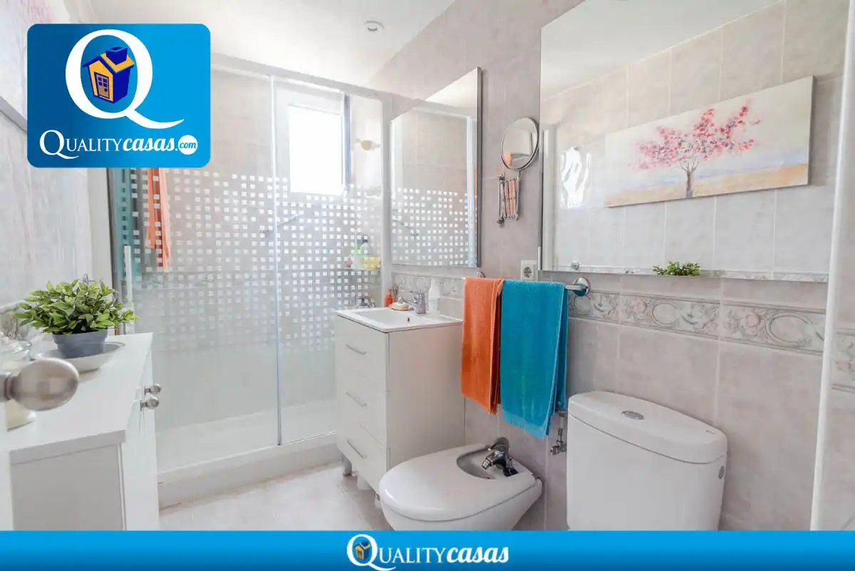 Badezimmer von Wohnung zum Verkauf in El Campello mit Gemeinschaftspool