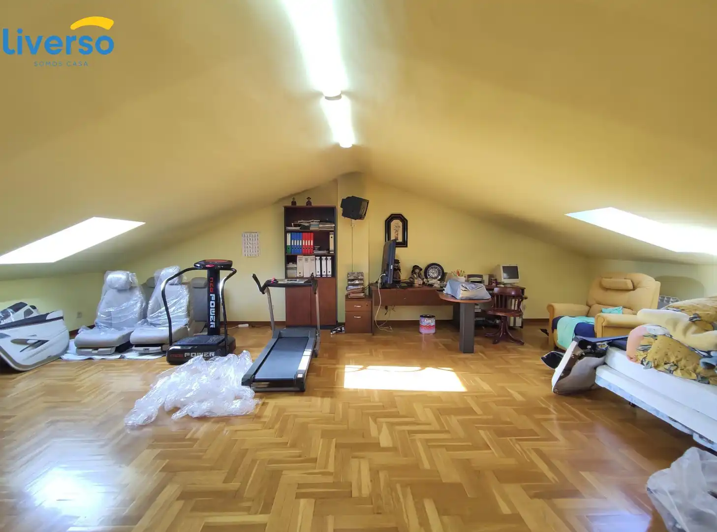 Casa adosada en venda en Alfoz de Quintanadueñas amb Calefacció, Parquet i Terrassa