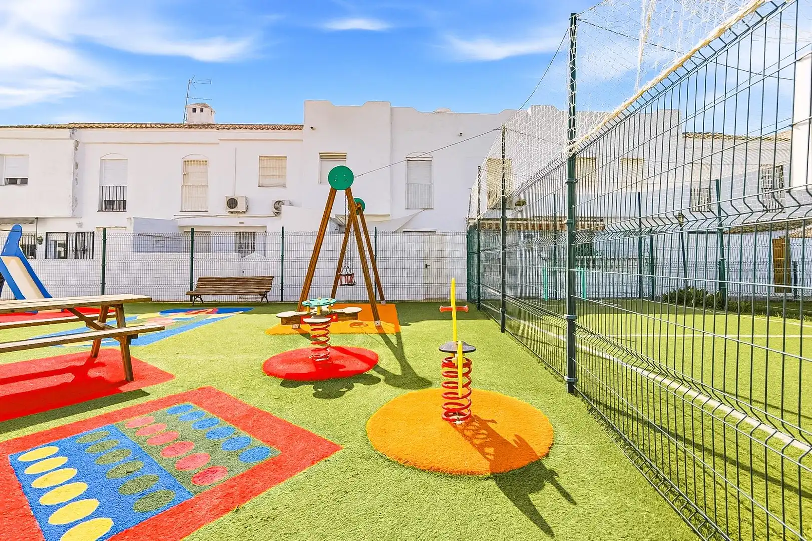 Casa adosada en venta en Los Gallos