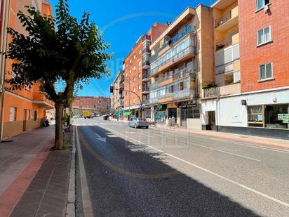 Vista exterior de Pis en venda en Cuenca Capital amb Terrassa i Balcó