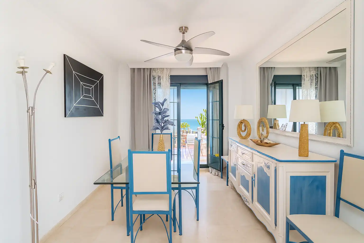 Esszimmer von Wohnung zum Verkauf in Estepona mit Klimaanlage, Privatgarten und Gemeinschaftspool