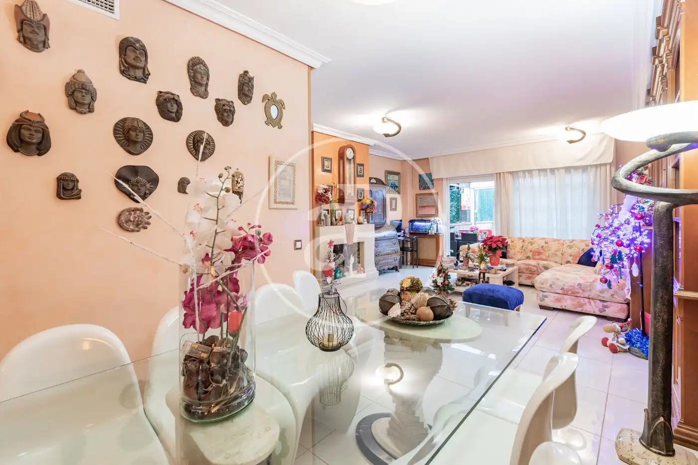 Comedor de Casa adosada en venta en San Sebastián de los Reyes con Aire acondicionado, Calefacción y Jardín privado