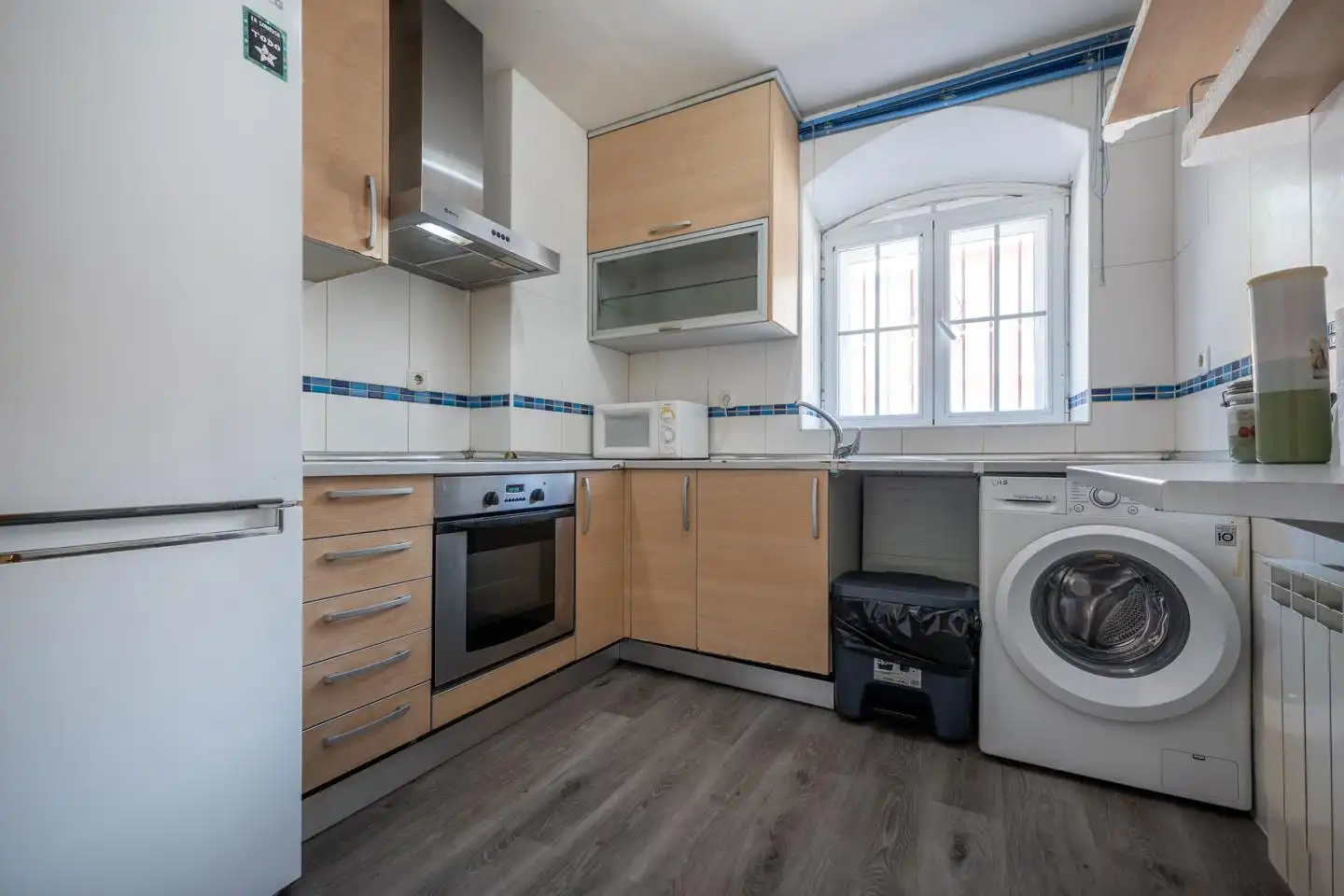 Küche von Erdgeschoss zum Verkauf in Ávila mit Heizung, Privatgarten und Terrasse
