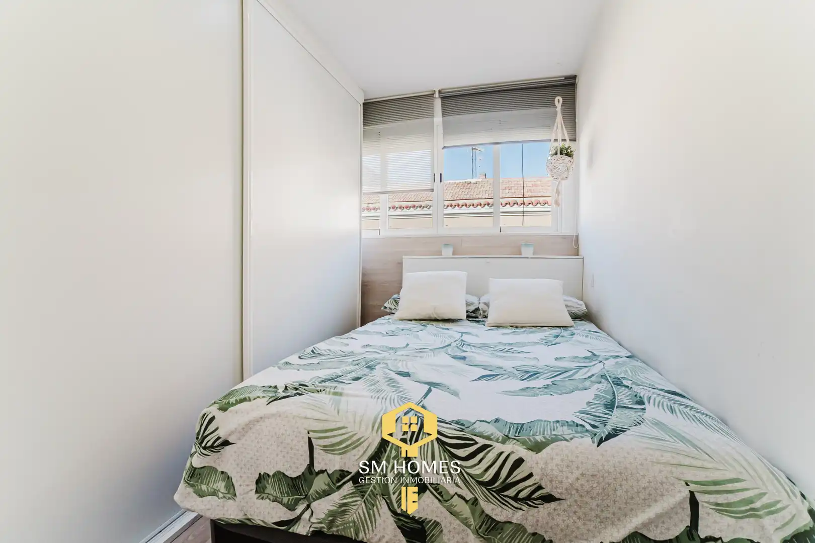 Bedroom of Flat for sale in Madrid  with Heating, Terrace and Furnished