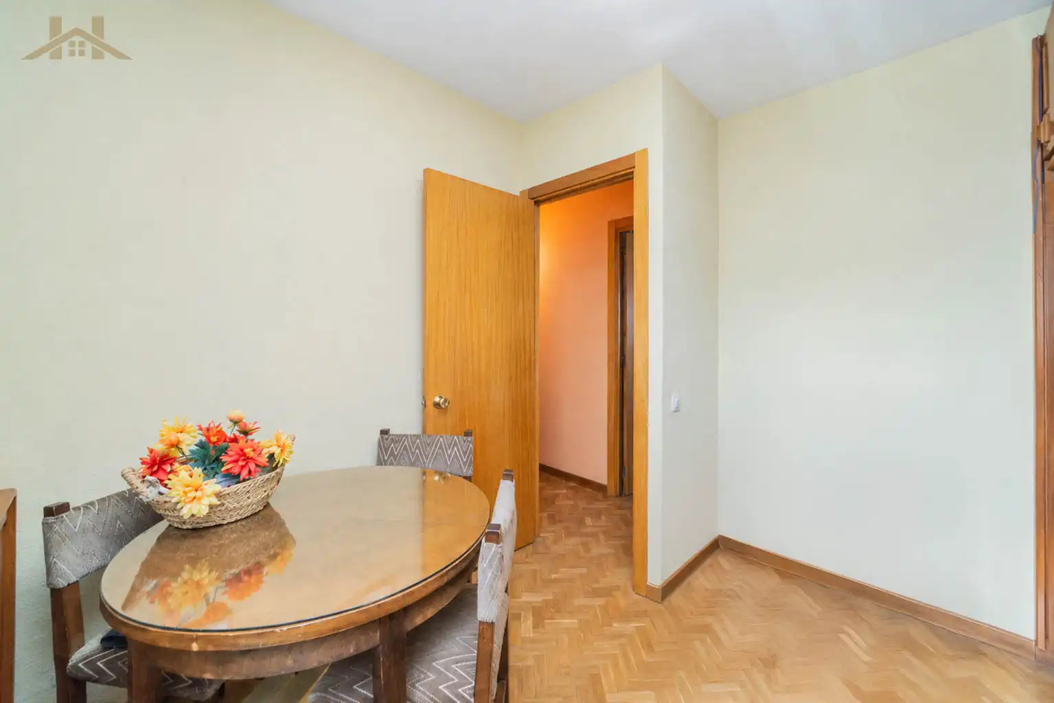 Dormitori de Casa adosada en venda en Madrid amb Aire condicionat, Calefacció i Jardí privat