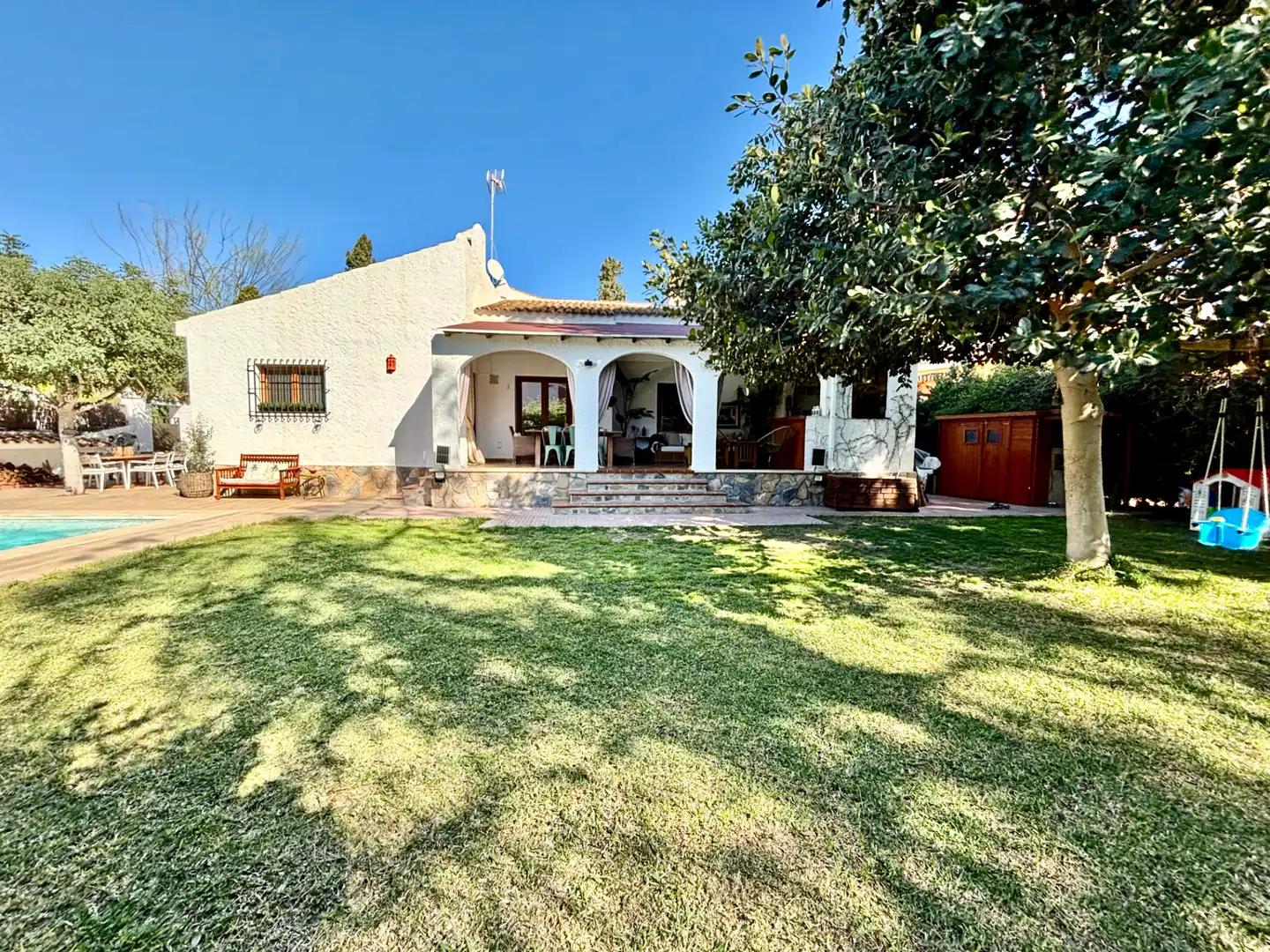 Jardí de Casa o xalet en venda en Mutxamel amb Aire condicionat, Jardí privat i Terrassa