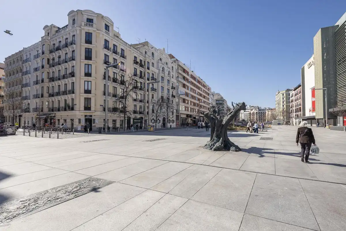 Vista exterior de Àtic en venda en Madrid amb Aire condicionat, Calefacció i Jardí privat