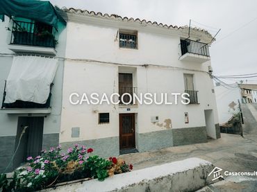 Casa amb balcó en venda a Llucena / Lucena del Cid