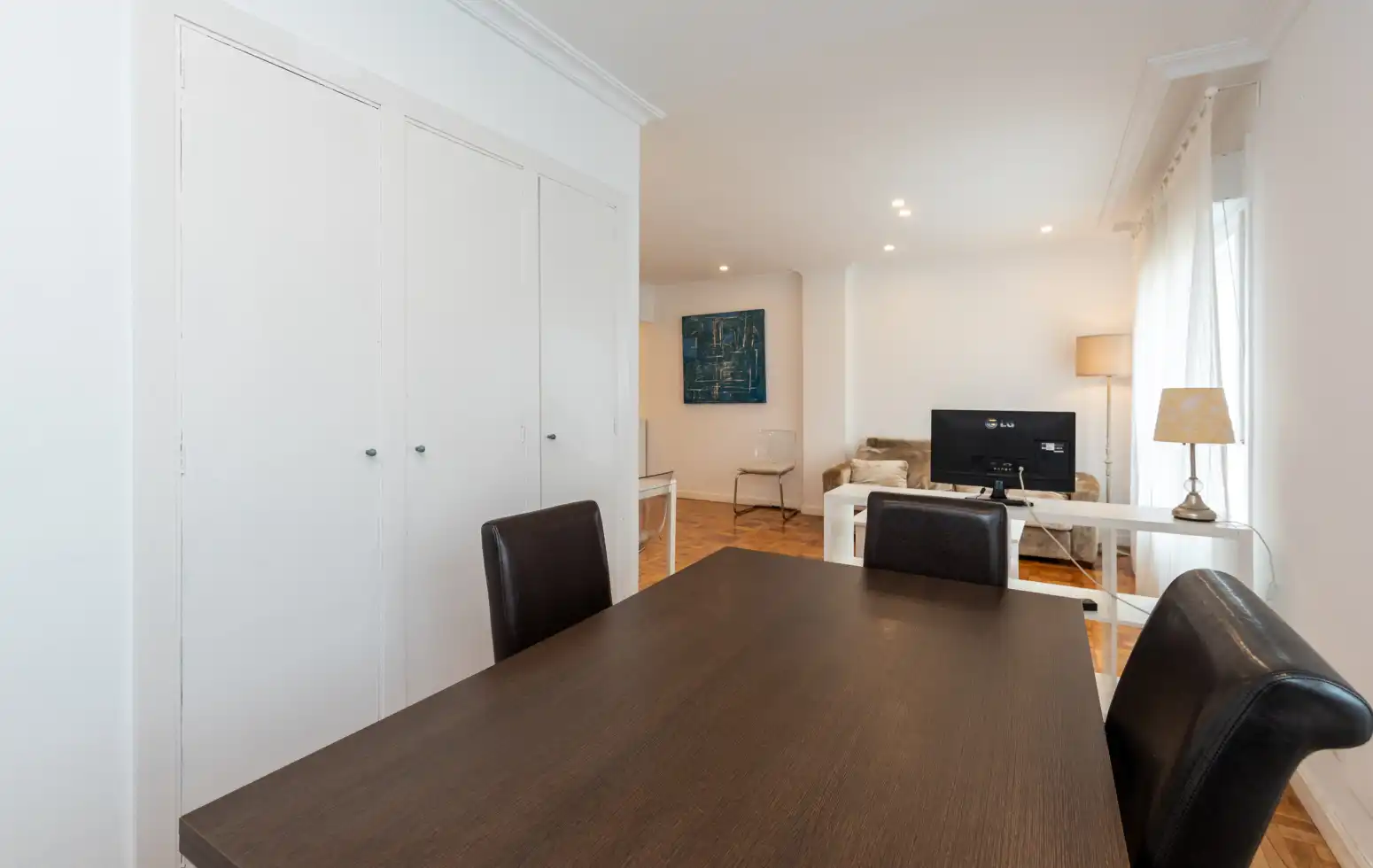 Comedor de Piso en venta en Oviedo  con Calefacción y Parquet