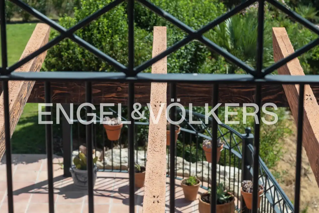 Vista exterior de Finca rústica en venda en Arcos de la Frontera amb Aire condicionat, Calefacció i Jardí privat