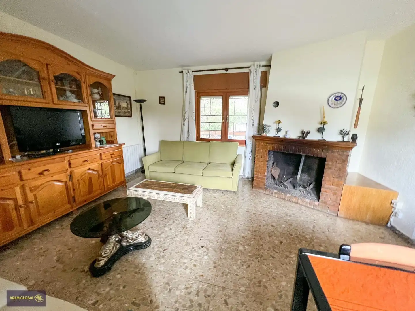 Sala d'estar de Casa o xalet en venda en La Cabrera amb Jardí privat, Terrassa i Traster