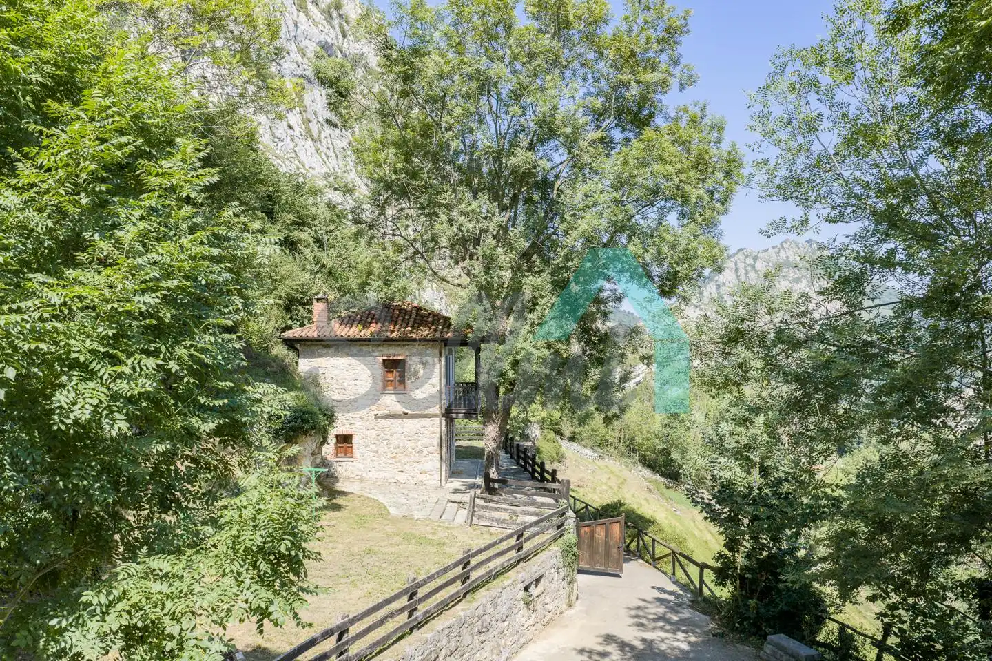 Vista exterior de Casa o chalet en venta en Morcín con Jardín privado, Terraza y Balcón