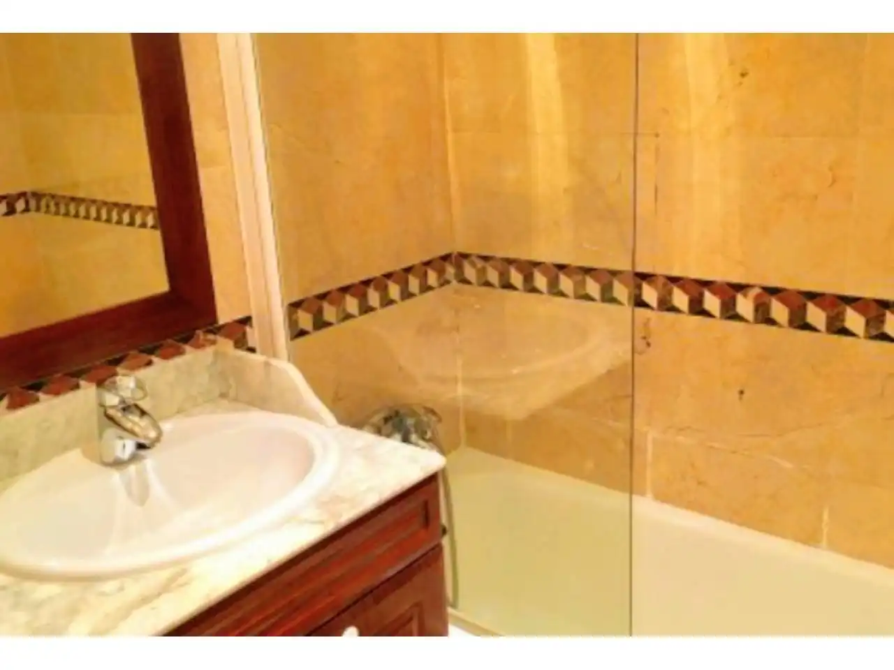 Baño de Piso de alquiler en  Palma de Mallorca con Aire acondicionado, Calefacción y Terraza