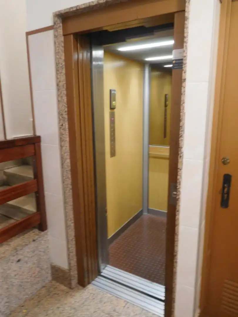 Flat for sale in Travesía Ave María, Rochapea