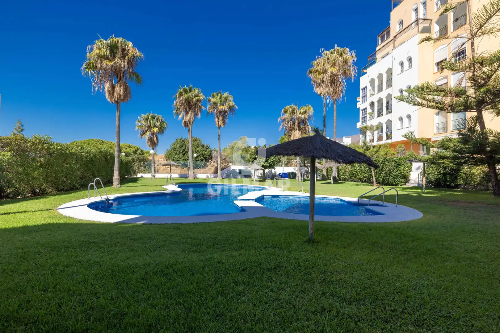 Jardí de Pis en venda en Estepona amb Calefacció, Piscina i Balcó